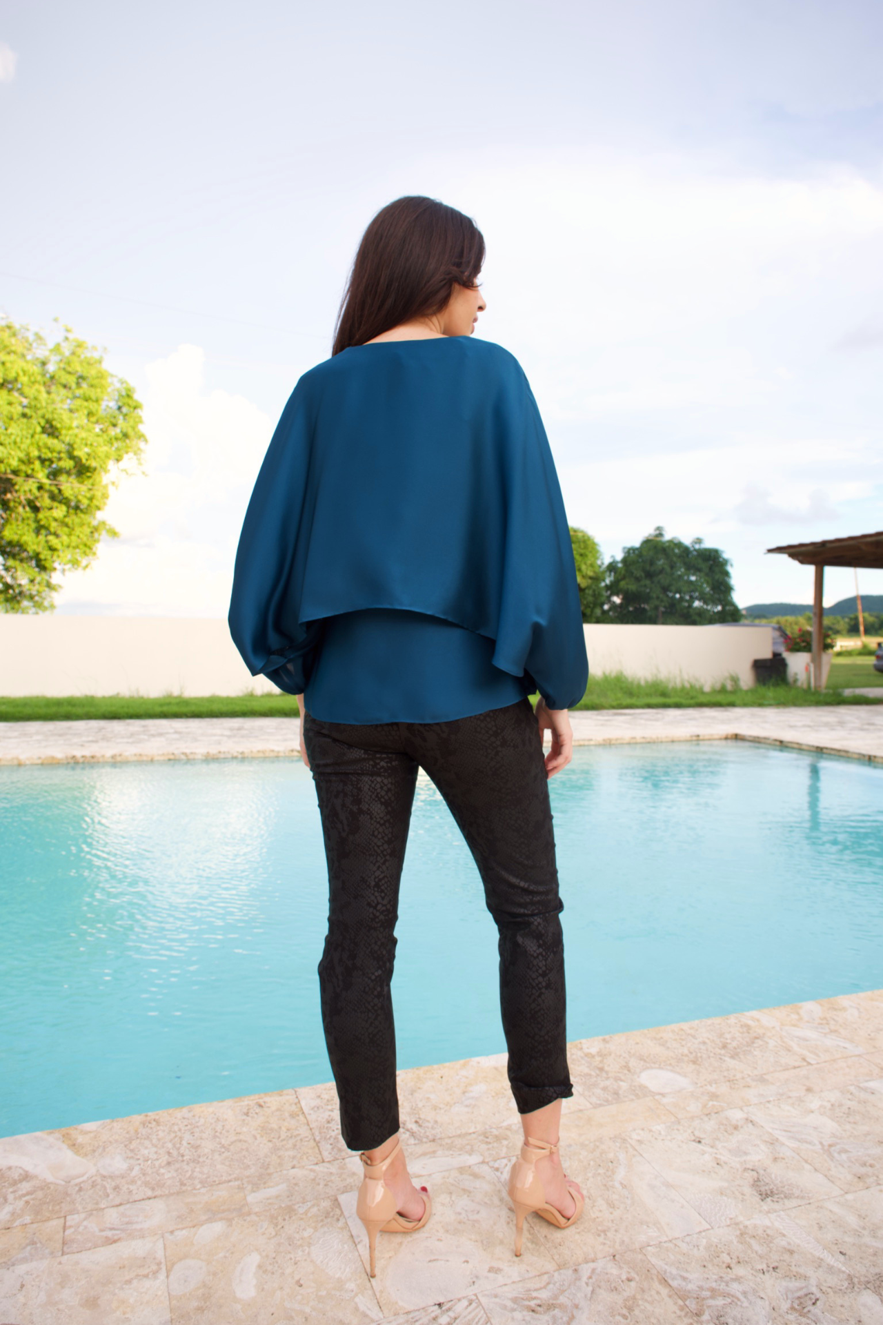 V NECK TEAL OVERLAY TOP