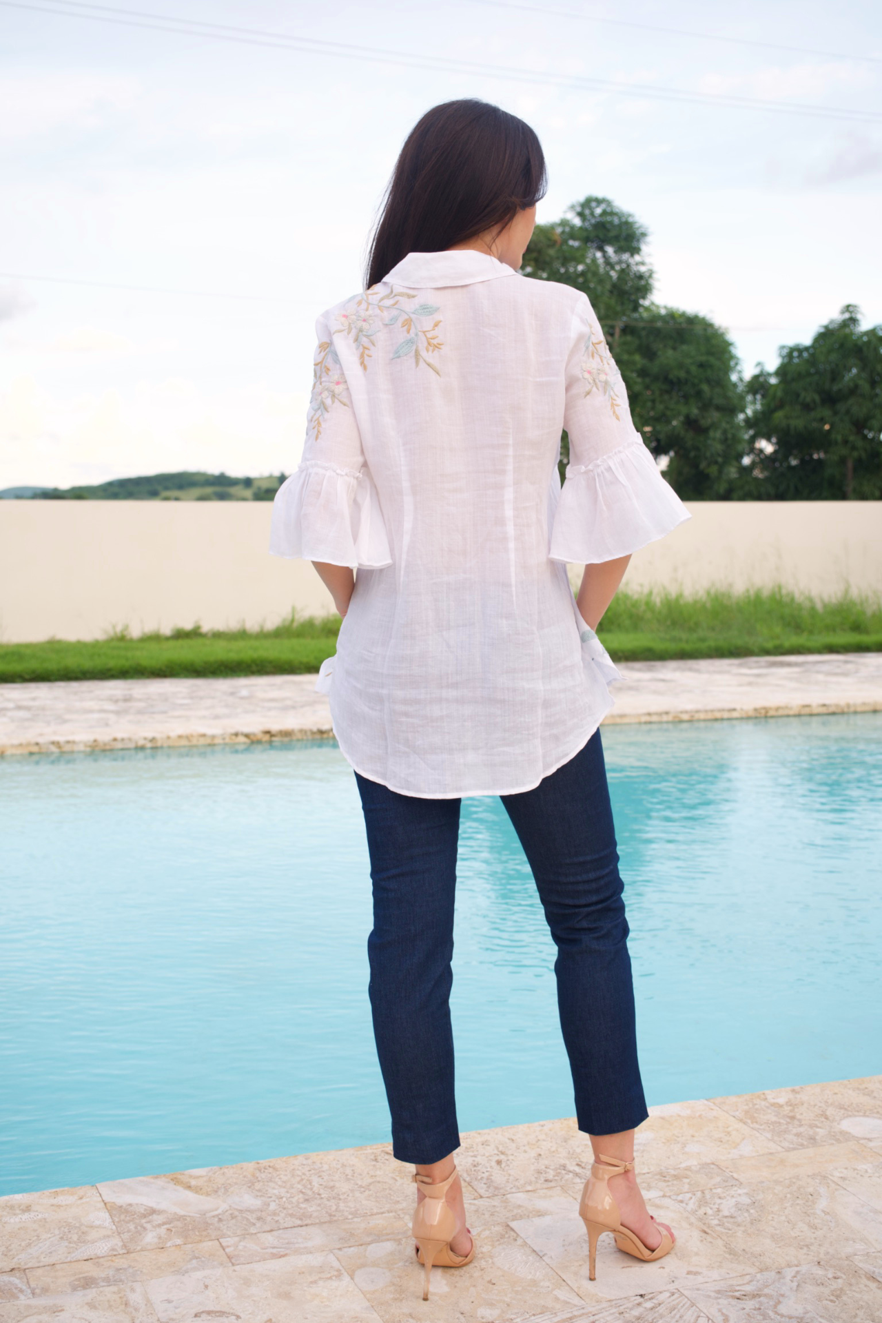 3/4 SLEEVE WHITE LINEN TUNIC WITH FLORAL EMBROIDERY